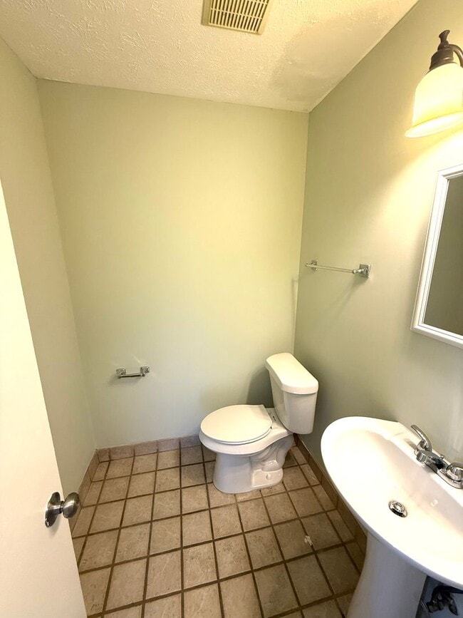 Building Photo - **3 Bed 2.5 Bath located off Vaughn Road ** Call 334-366-9198 to schedule a self tour