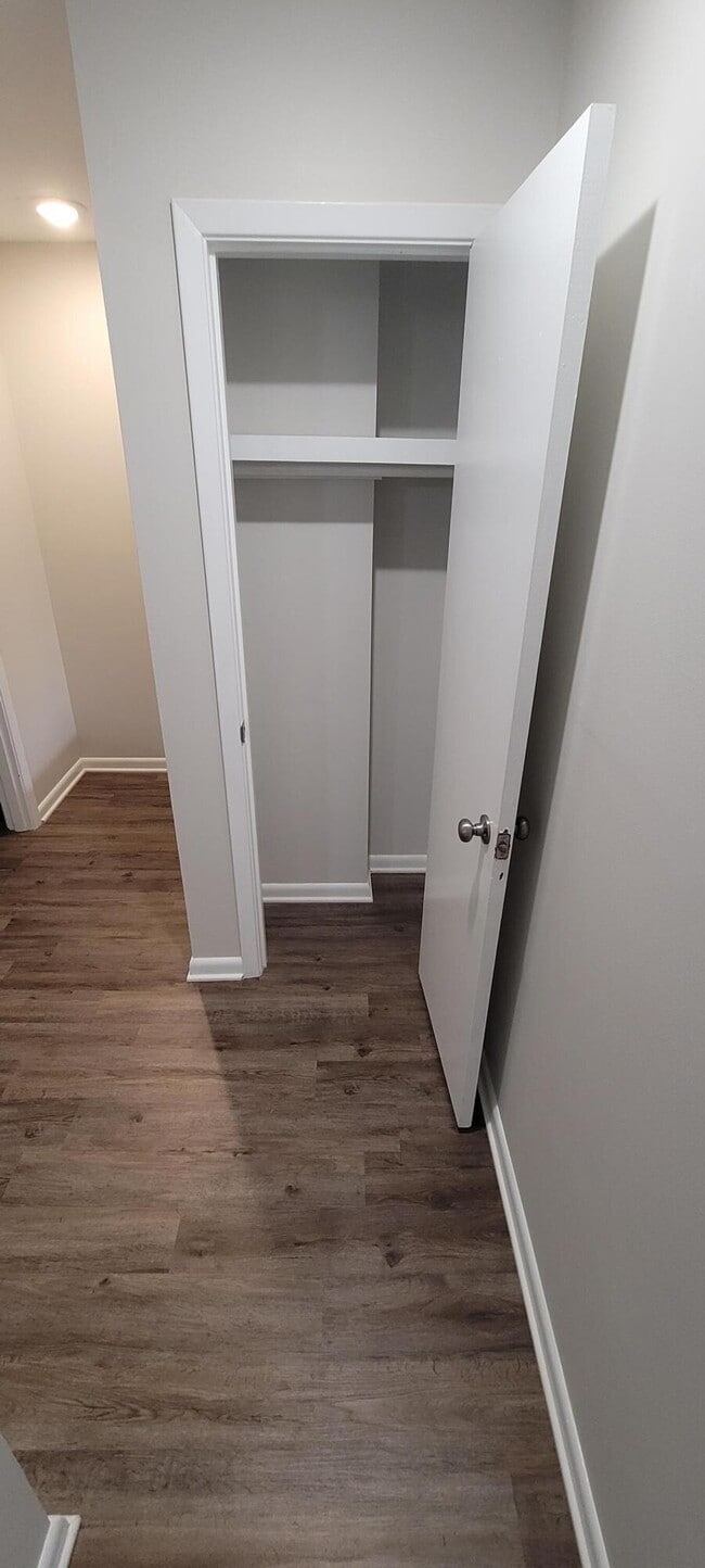 Building Photo - 405 Brewer Dr