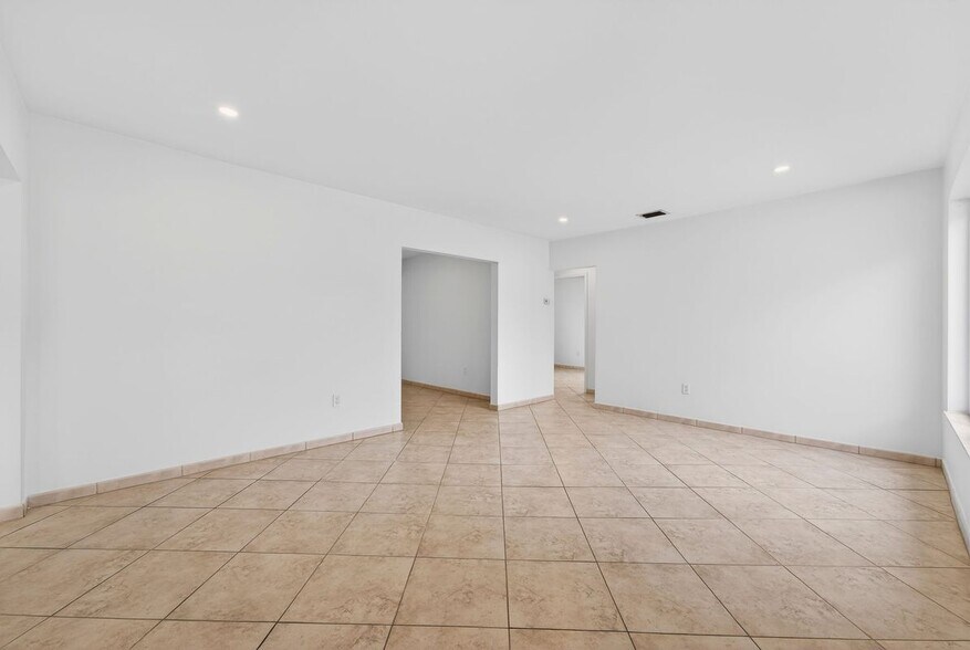 Building Photo - 6447 SW 10th St