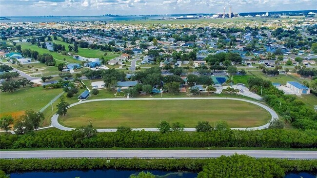 Building Photo - 816 Golf Island Dr