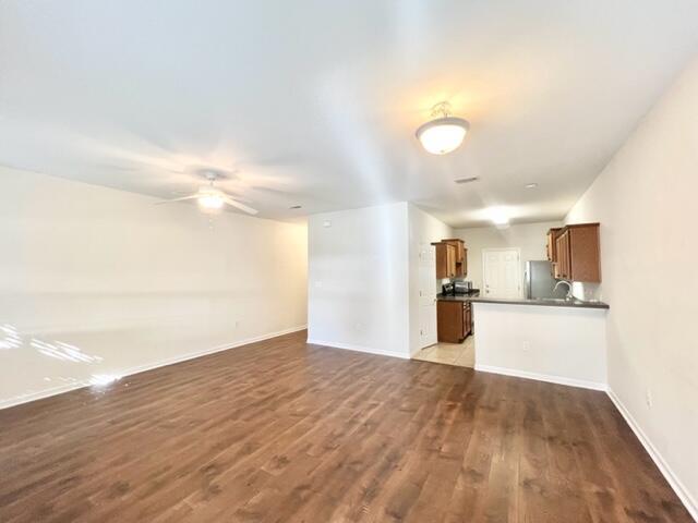 Building Photo - 123 Farrah Ave