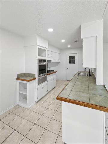 Building Photo - 2120 Vickie Dr