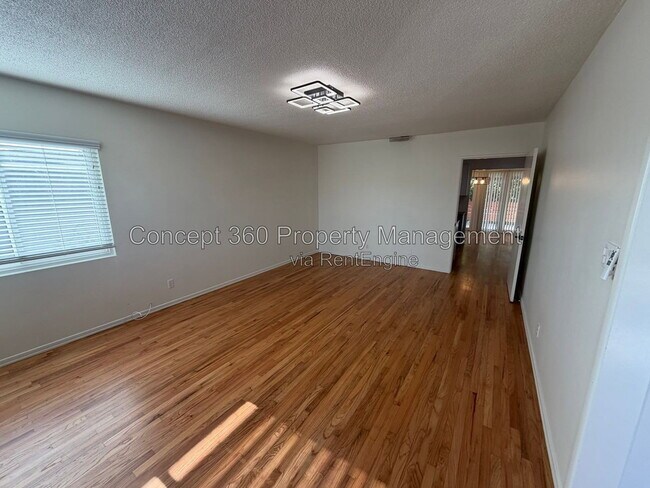 Building Photo - 3610 W 230th St