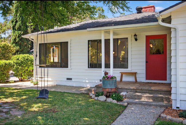 Primary Photo - 995 S La Luna Ave