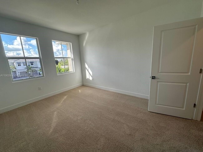 Building Photo - 17183 SW 2nd Cir