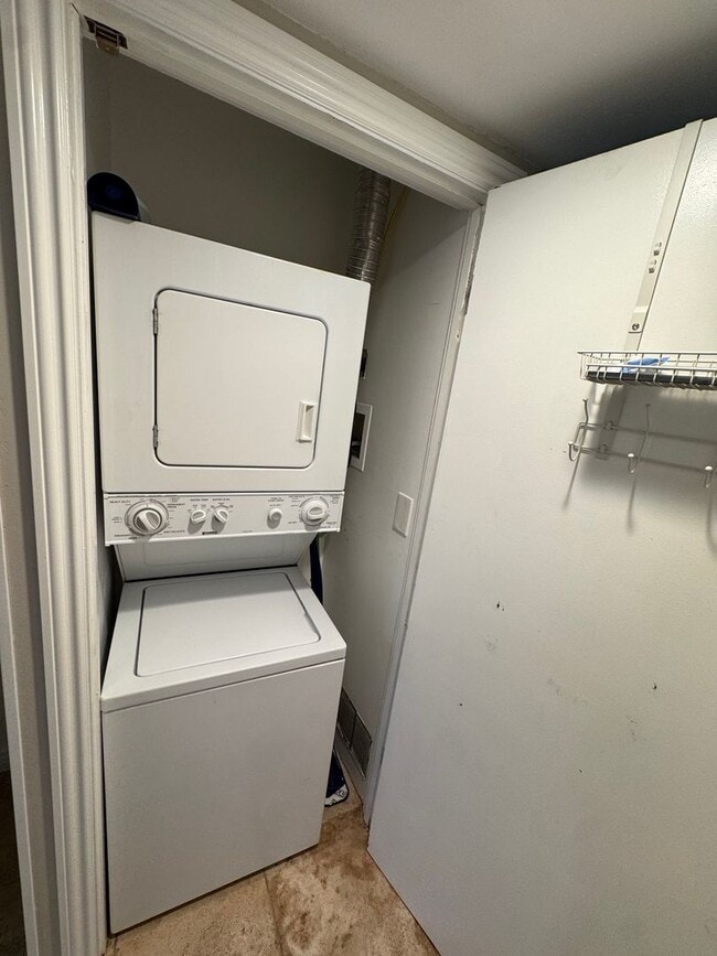 Building Photo - Turnkey Single-Story Home in Prime Camaril...