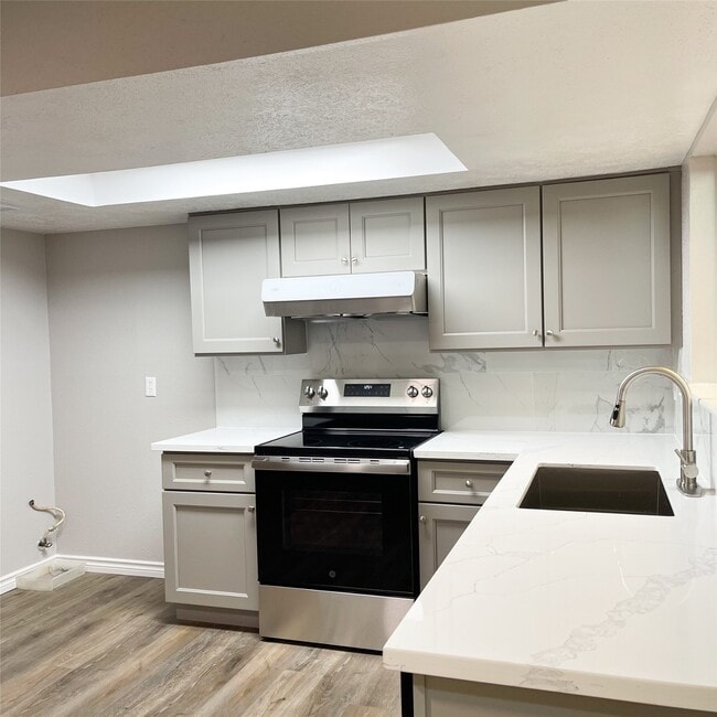 Building Photo - 7331 Chasewood Dr