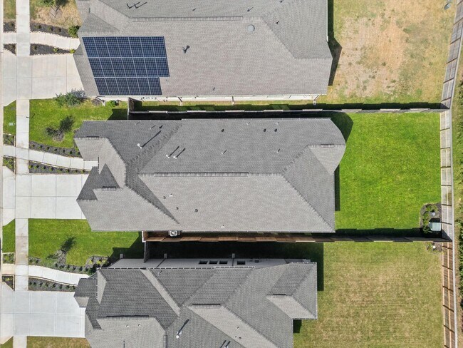 Building Photo - 1942 Waters Branch Dr