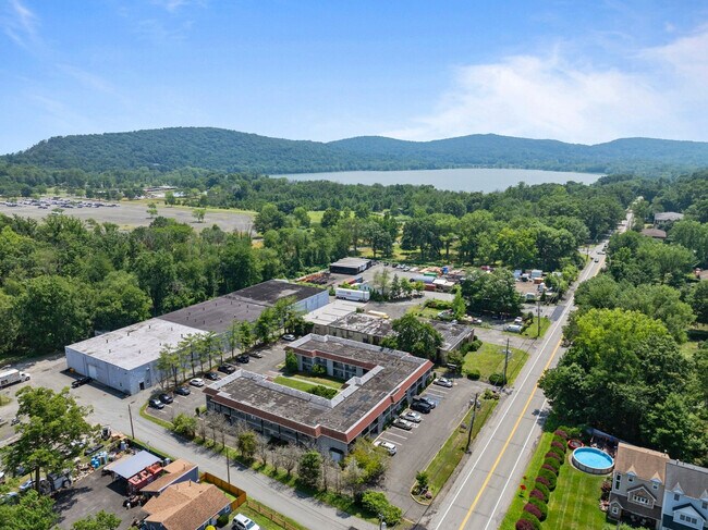 Building Photo - 30 U.S. 9W-ID1466760P