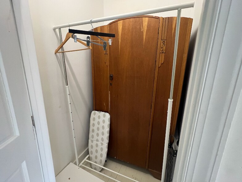 Building Photo - 108 2nd St SW