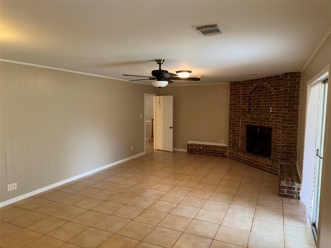 Building Photo - 11215 Mayfield Rd