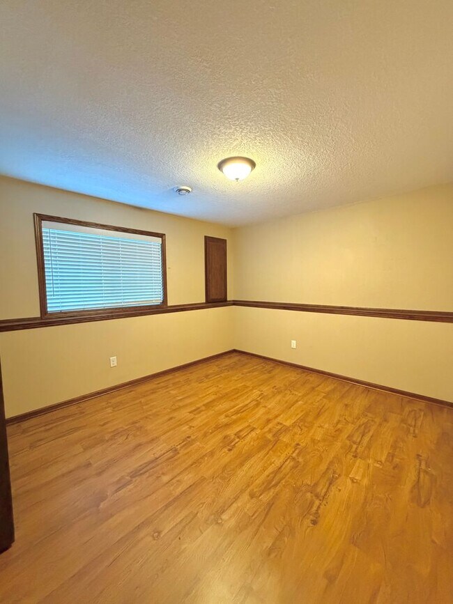 Building Photo - Beautiful 4bed 3bath Single Family Home In Sartell