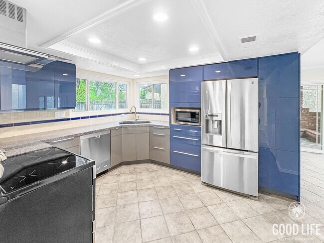 Building Photo - Beautiful 4Bd/2.5Ba Spacious Home in Mission Viejo w/Large Front & Back Yard!