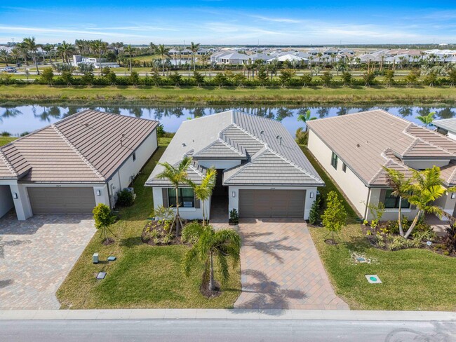 Building Photo - 12644 SW Manatee Marsh Ter