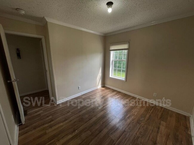 Building Photo - 4015 Wildflower Dr