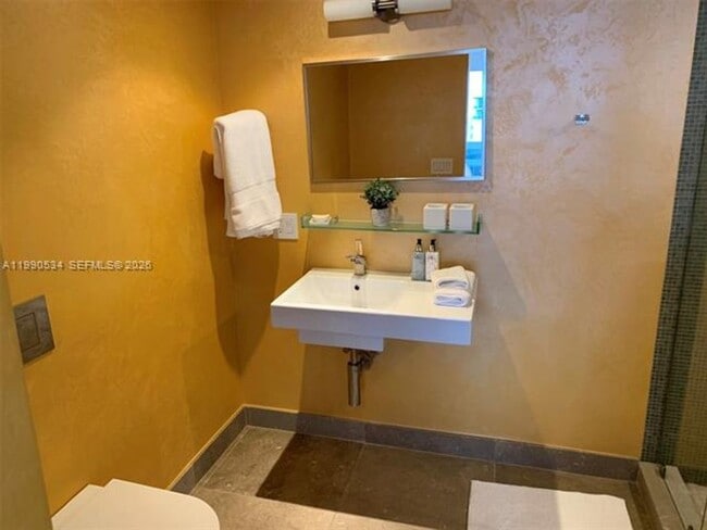 Building Photo - 1830 S Ocean Dr