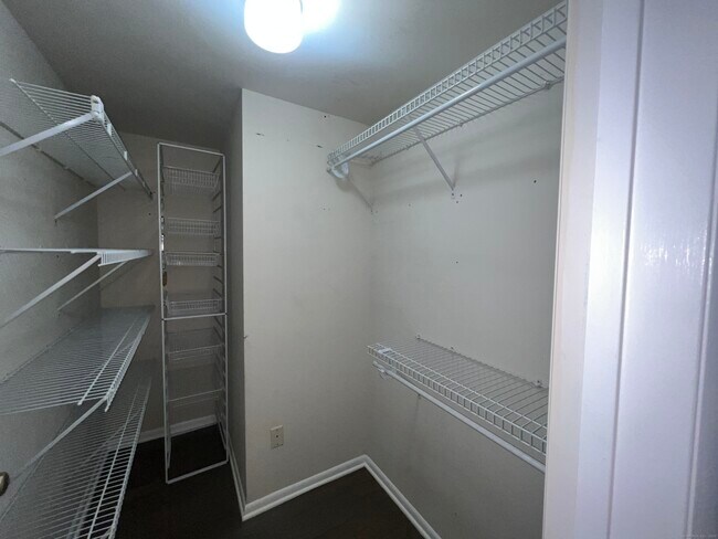 Building Photo - 1132 Windward Rd