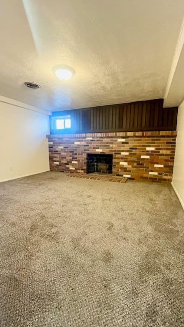 Building Photo - 5 Bedroom/3 Bathroom Home in Murray