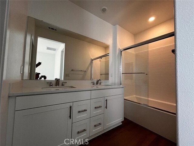 Building Photo - 2557 E Lincoln Paseo