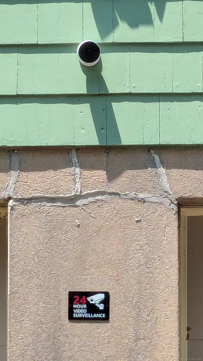 Building Photo - 117 N Taylor Ave