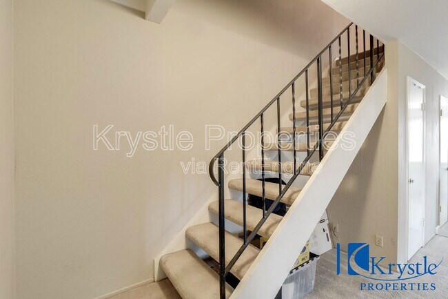 Building Photo - 138 Warwick Dr