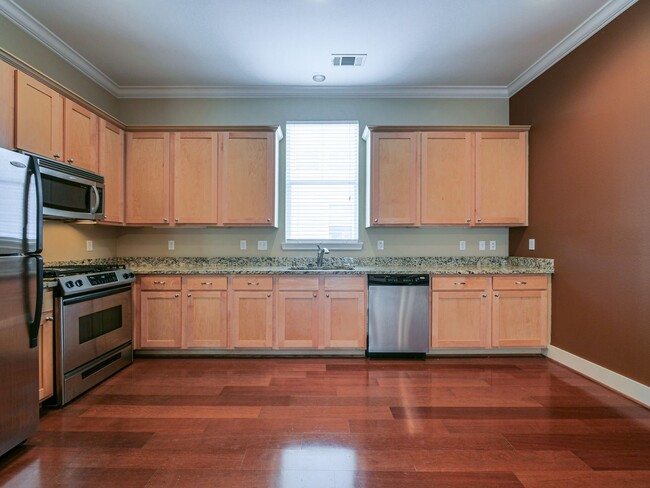 Building Photo - Two Bedroom, 2.5 Bath Gated Condo, blocks ...