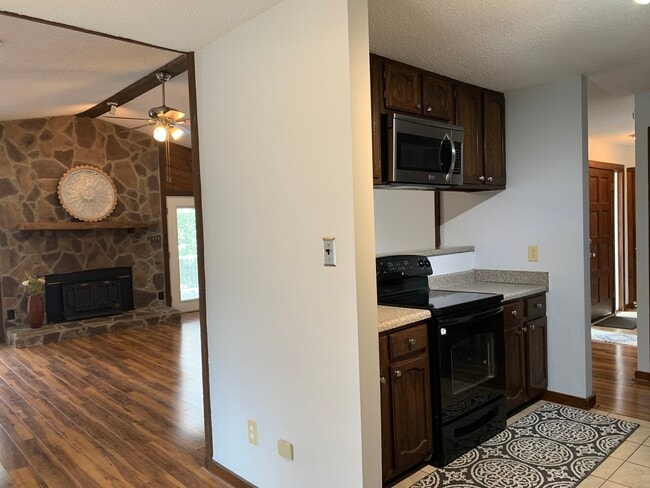 Building Photo - 807 Castalia Dr