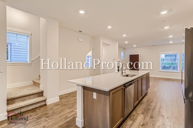 Building Photo - 15974 NW Hosmer Ln