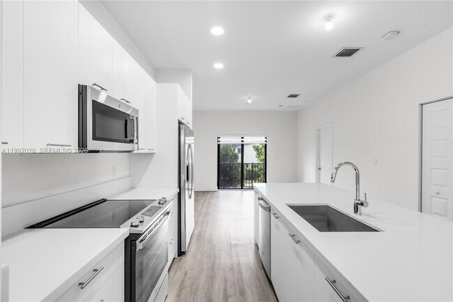 Building Photo - 8005 NW 104th Ave