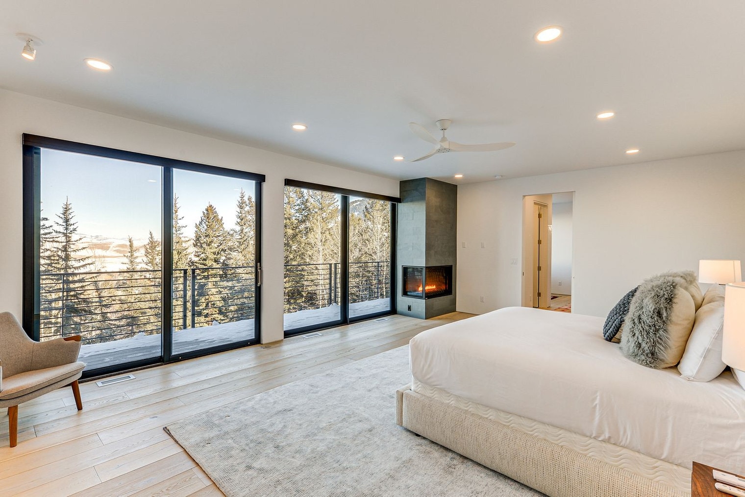 Building Photo - 875 Snow King Dr