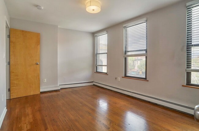 Building Photo - 197 Newark Ave