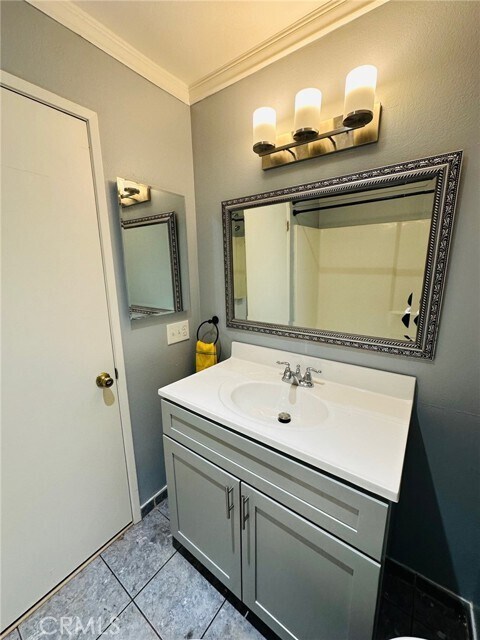 Building Photo - 2700 N Brea Blvd