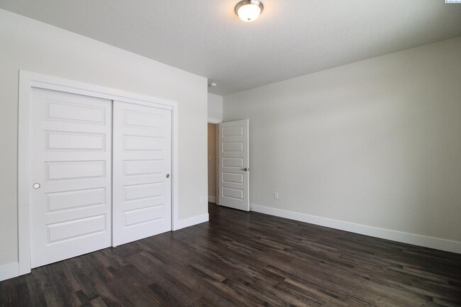 Building Photo - 4 Bed/2 Bath Home in Richland