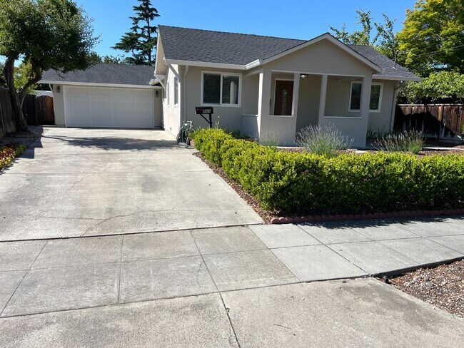 Building Photo - 869 Loma Verde Ave