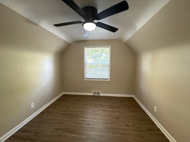 Building Photo - Freshly Renovated 3-Bedroom Home – Quality...