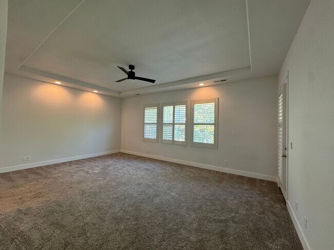 Building Photo - Welcome to the Quail Lake Gated Community!!!