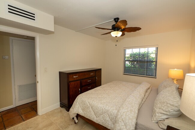 Building Photo - 300 Inlet Way