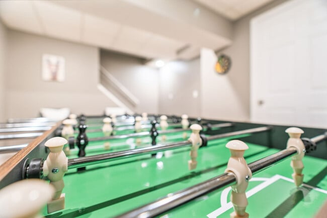 Building Photo - 185 Heights Ave