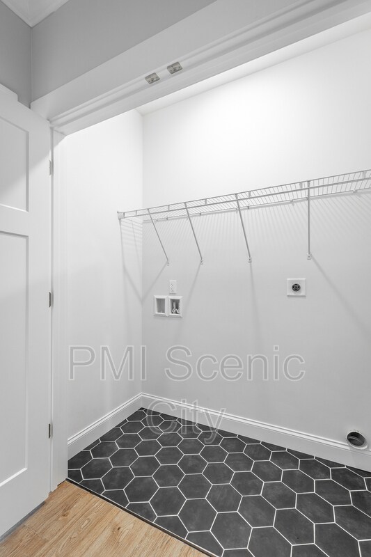 Building Photo - 1904 Cypress Ln