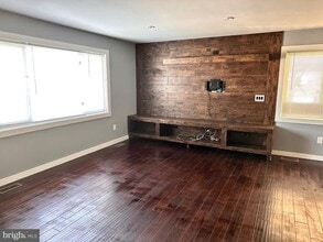 Building Photo - 6406 Wilcox Ct