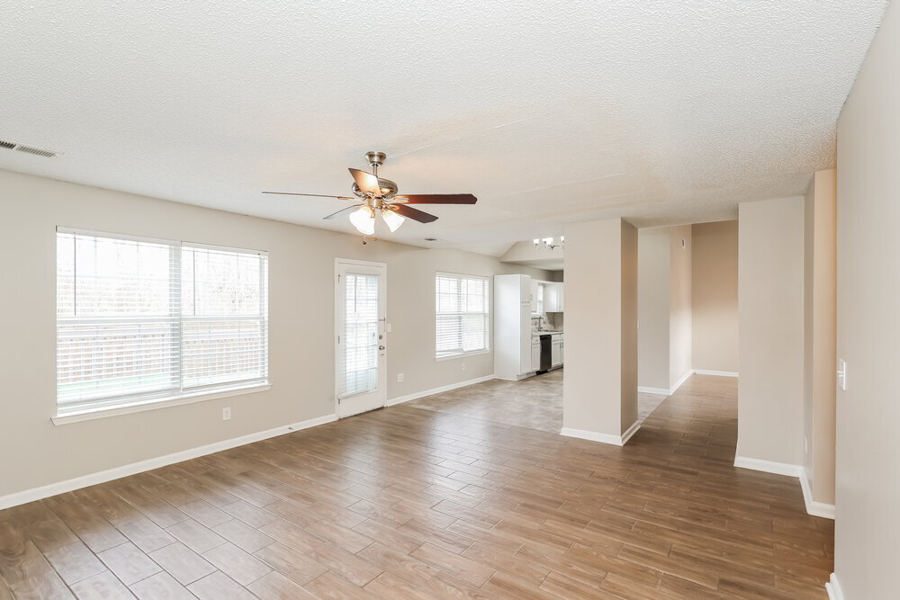 Building Photo - 248 Kings Cove