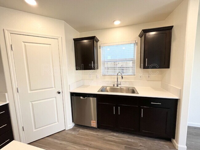 Building Photo - 4063 Cinnabar Ct