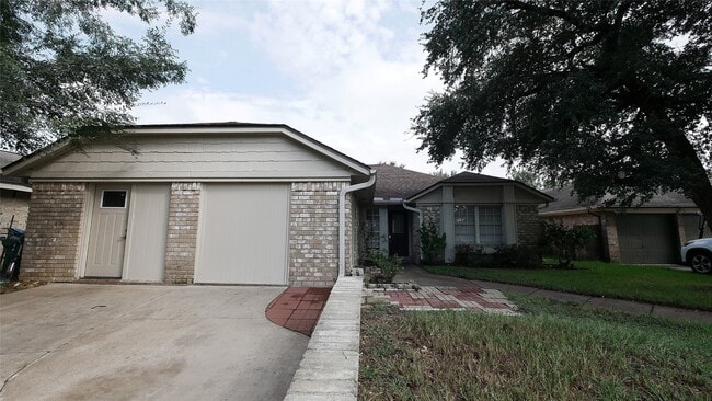 Primary Photo - 22014 Grand Forks Dr