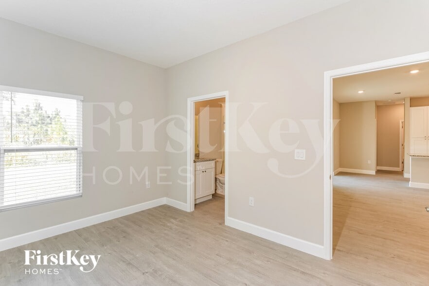 Building Photo - 135 Ferguson St