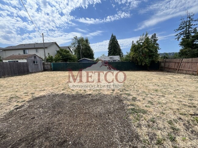 Building Photo - Nice 3 bedroom, 1 bath home in Springfield