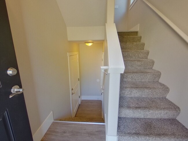 Building Photo - Greek Street Townhomes (335)