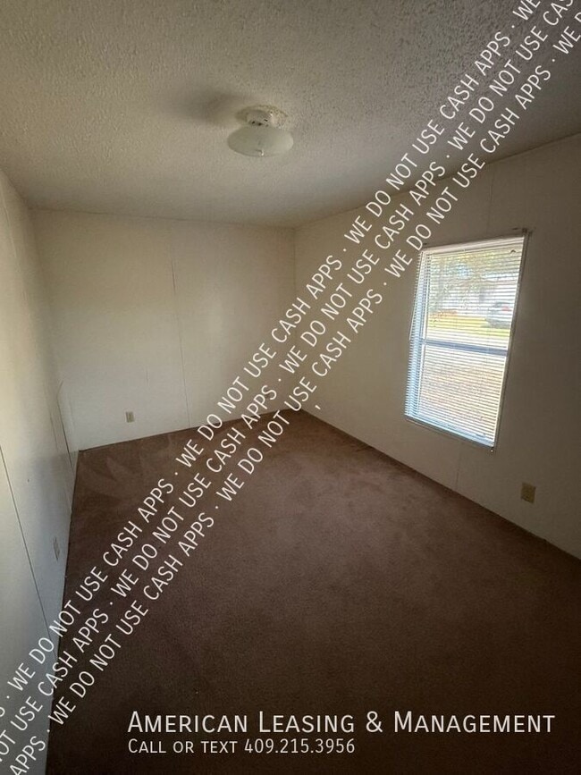 Building Photo - 108 Hornet Ln