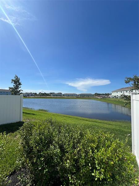 Building Photo - 655 SE Lk Fls St