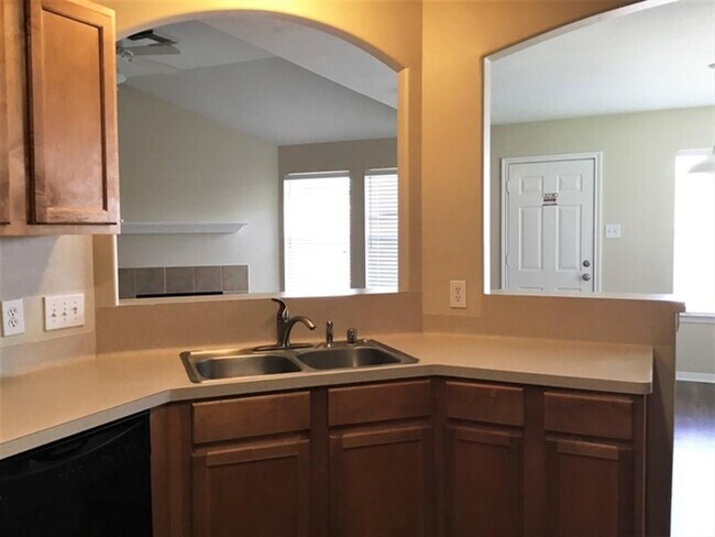 Building Photo - 6603 Gorton Dr