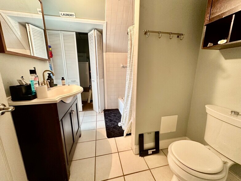 Building Photo - 33 Park St